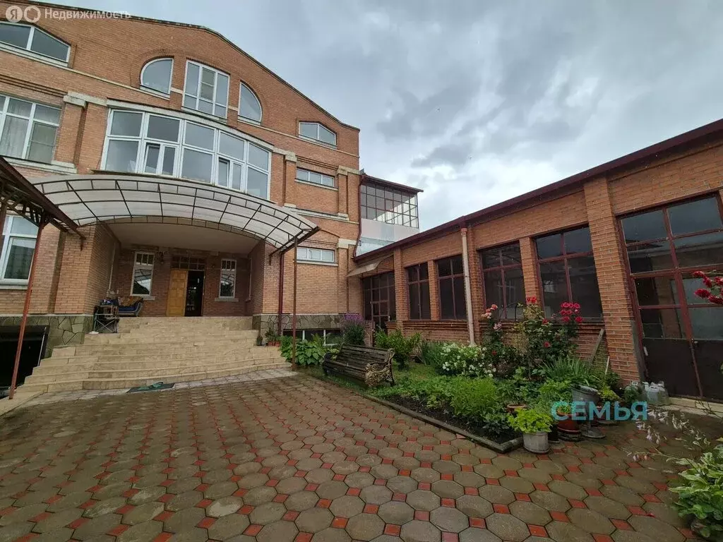 Дом в Владикавказ, улица Куйбышева, 74 (591.2 м) - Фото 2