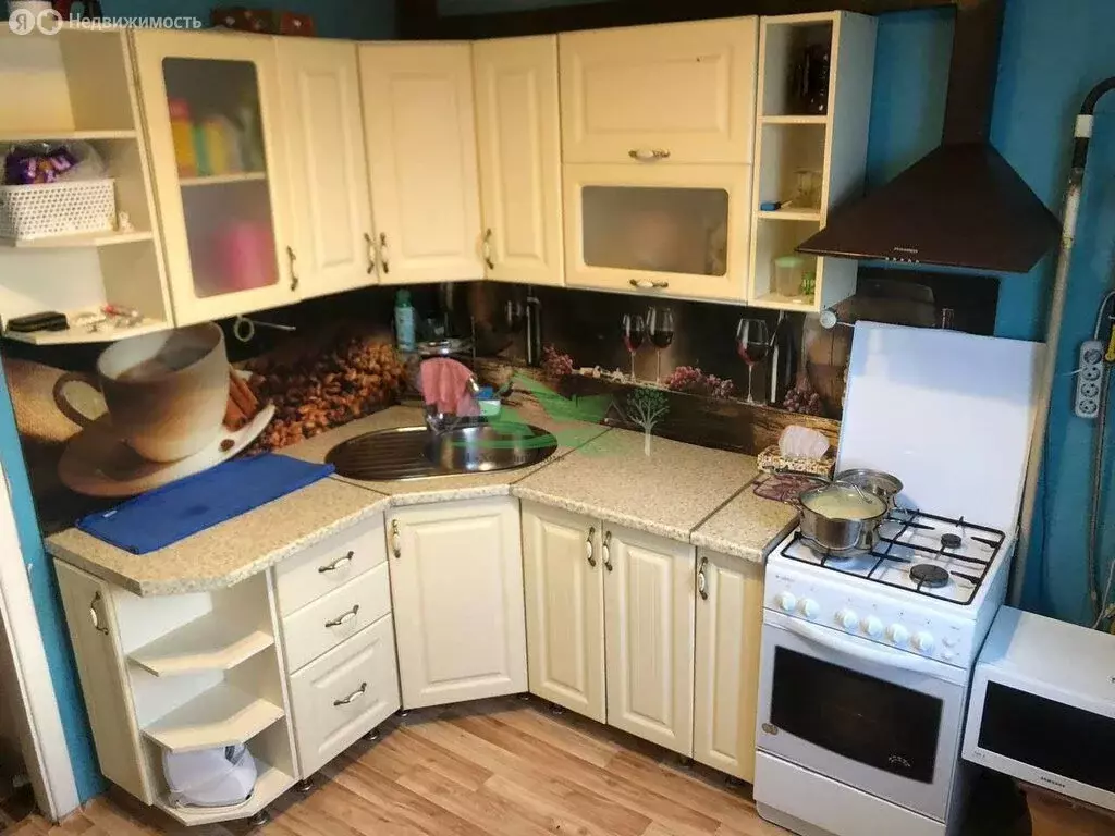 3-комнатная квартира: посёлок Комсомольский, улица Гайдара, 1Б (70.7 ... - Фото 2