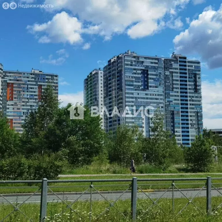 3-комнатная квартира: Санкт-Петербург, Парашютная улица, 34 (75.8 м) - Фото 1