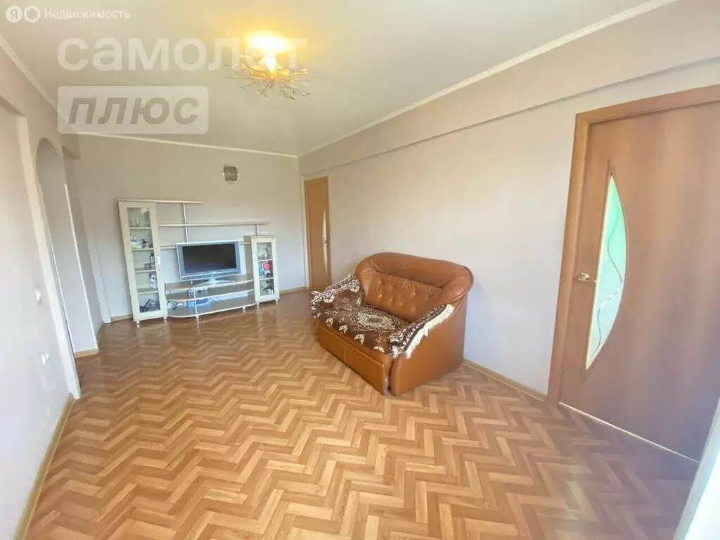 3-комнатная квартира: Астрахань, улица Николая Островского, 123 (62 м) - Фото 1