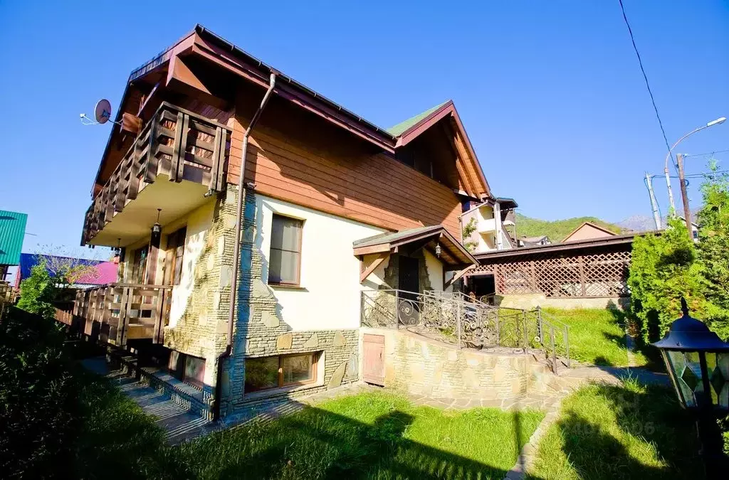 Дом в Краснодарский край, Сочи Красная Поляна пгт, ул. Защитников ... - Фото 2