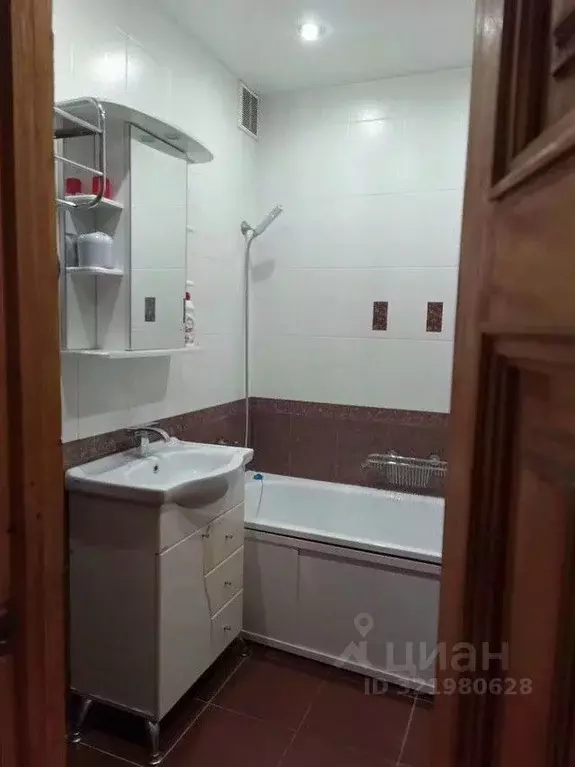 3-к кв. Курская область, Курск Студенческая ул., 36 (72.8 м) - Фото 0