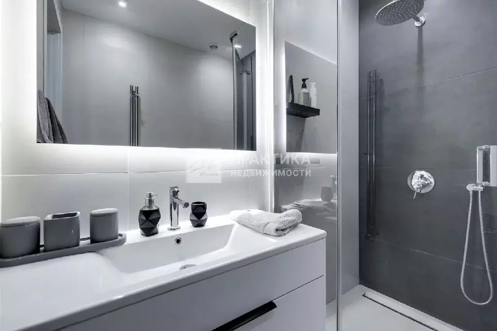 Продается 2-комнатная квартира - Фото 1