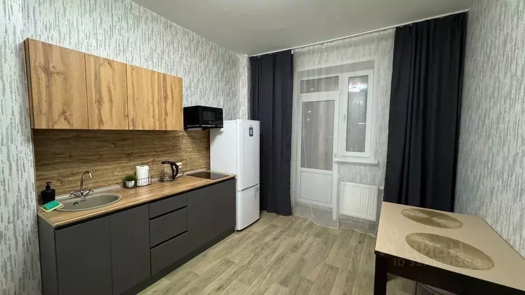 2-к кв. Красноярский край, Красноярск Караульная ул., 39В (74.0 м) - Фото 0