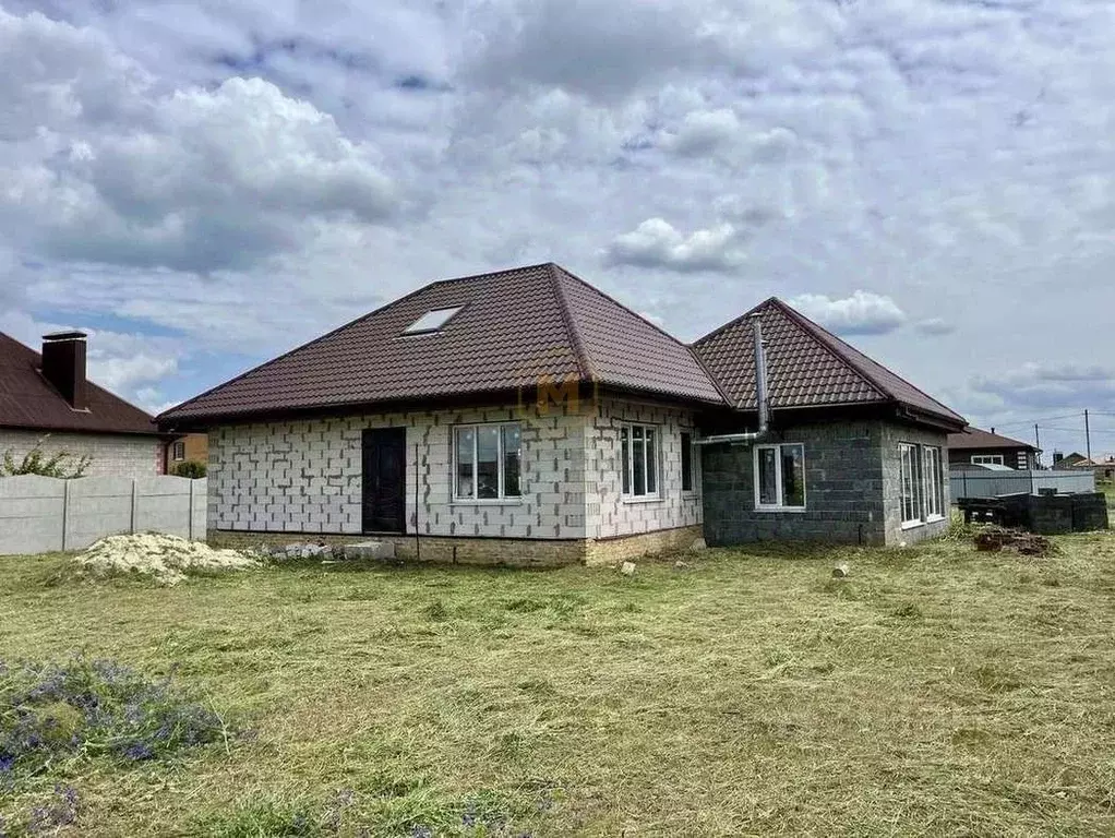 Дом в Белгородская область, Белгородский район, Беловское с/пос, с. ... - Фото 1