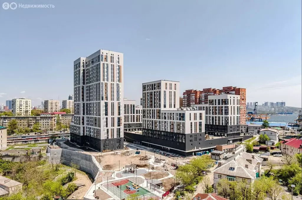 1-комнатная квартира: Владивосток, улица Леонова, 54 (52.1 м) - Фото 1