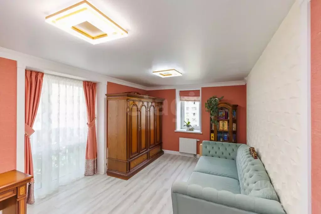 2-к кв. Удмуртия, Ижевск ул. Карла Маркса, 308к1 (64.6 м) - Фото 1