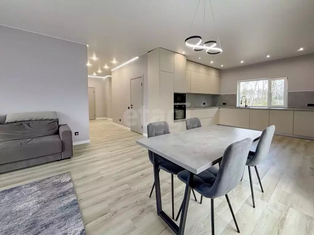 Дом в Псковская область, Псковский район, Логозовская волость, д. ... - Фото 1