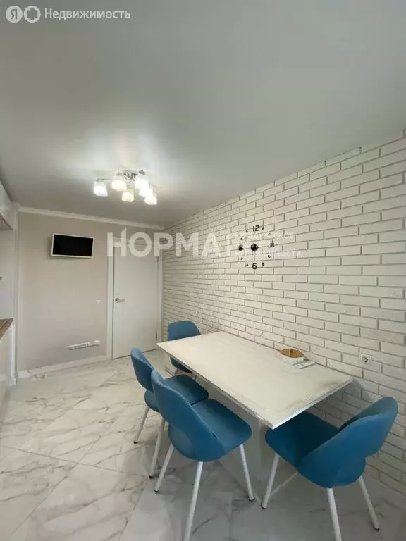 3-комнатная квартира: Октябрьский, 34-й микрорайон, 17А (77.4 м) - Фото 1