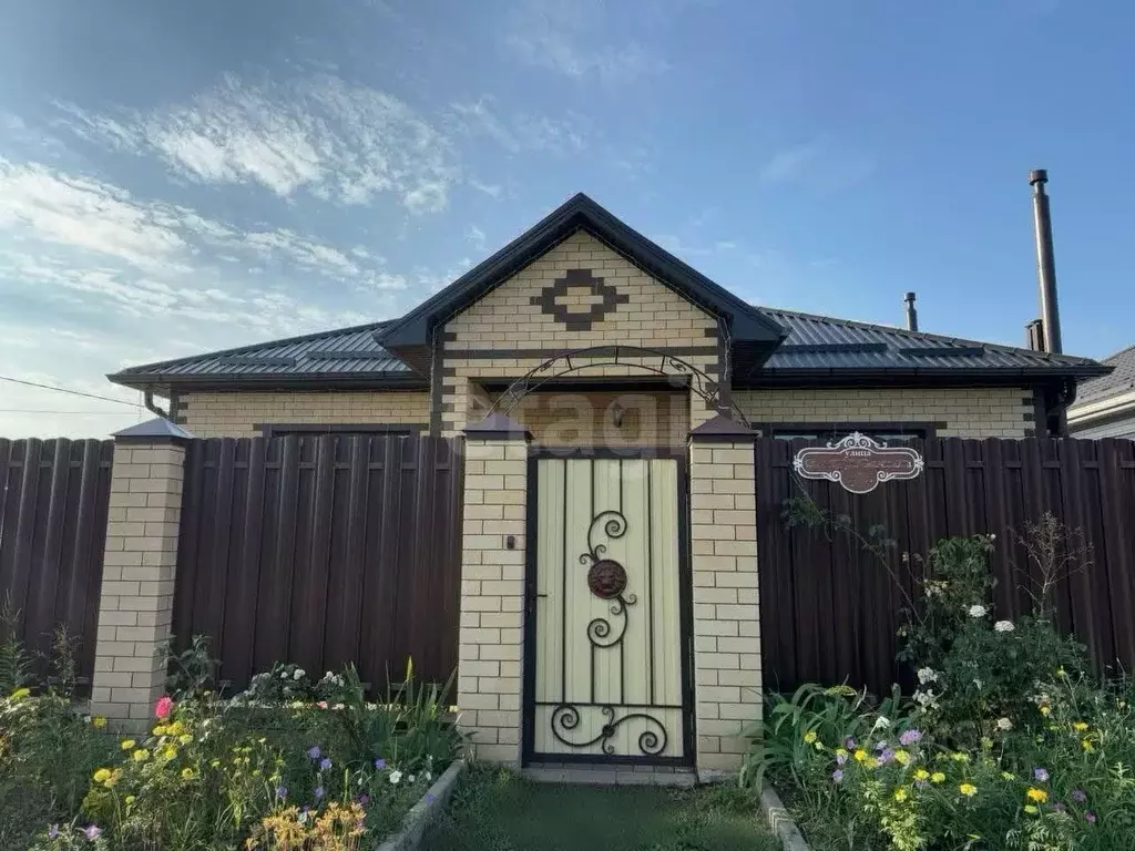 Дом в Ставропольский край, Михайловск Шпаковский район, ул. Вячеслава ... - Фото 1