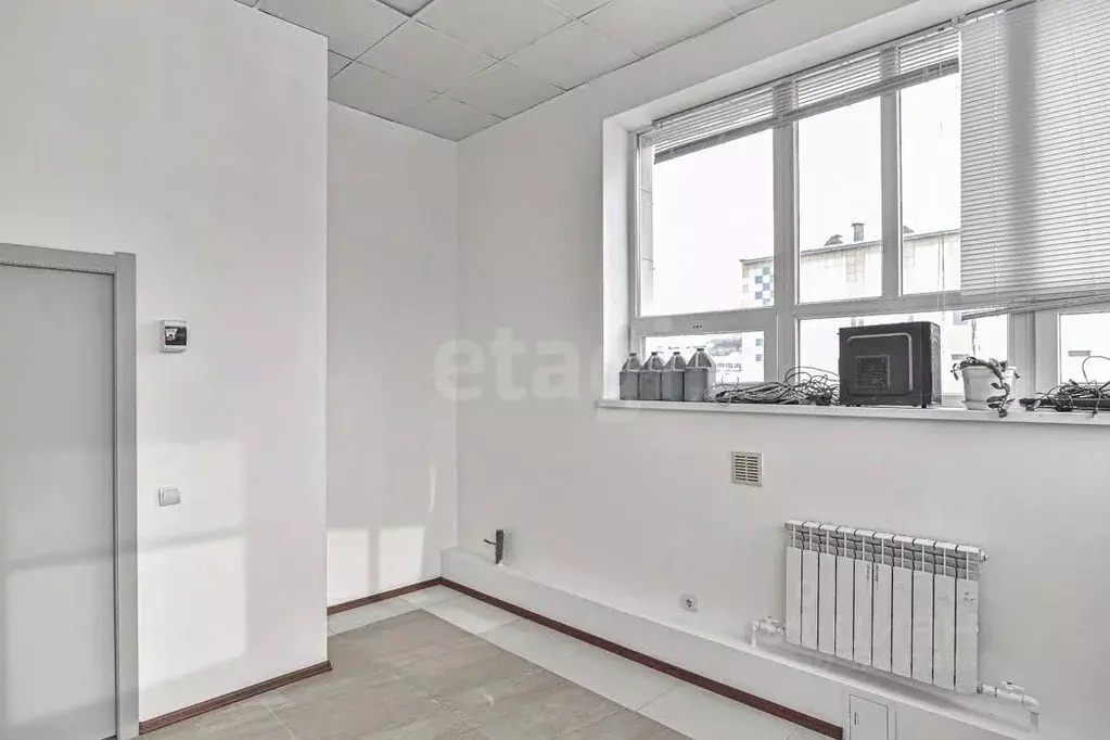 Офис в Сахалинская область, Южно-Сахалинск ул. А.О. Емельянова, 4 (17 ... - Фото 1