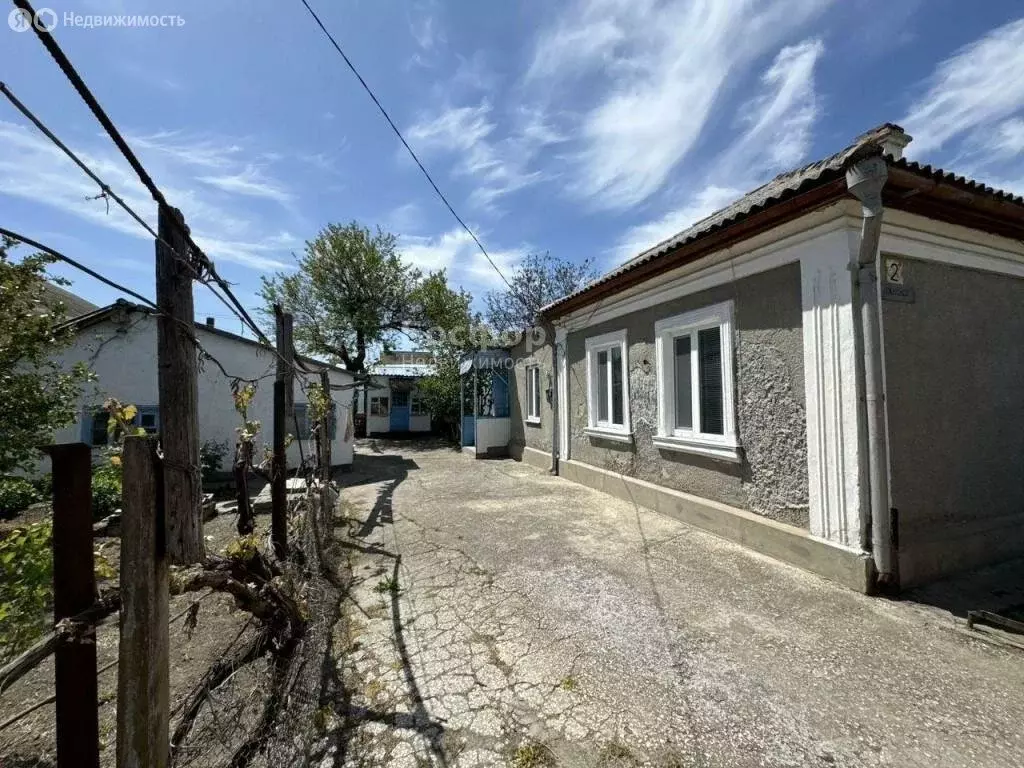 Дом в Республика Крым, посёлок городского типа Советский (60 м) - Фото 2