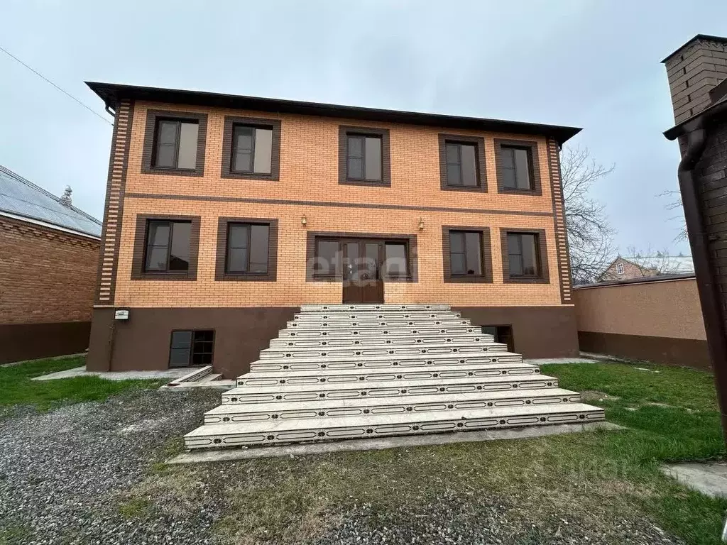 Дом в Ингушетия, Назрань ул. А-Г.Д. Тангиева (400 м) - Фото 1