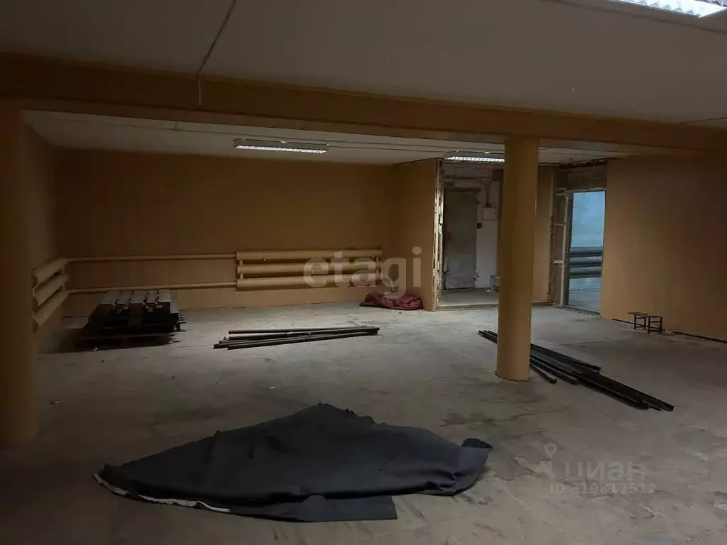 Склад в Ямало-Ненецкий АО, Салехард Кооперативная ул., 1Б (300 м) - Фото 1