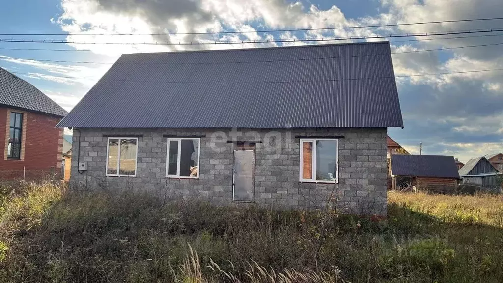 Дом в Башкортостан, Бирск ул. Жукова, 54 (100 м) - Фото 0