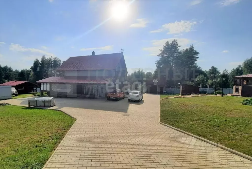 Дом в Новгородская область, Валдайский район, Рощинское с/пос, д. ... - Фото 1