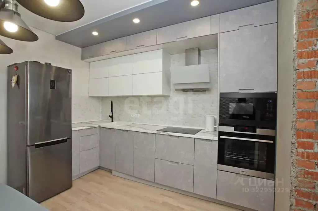 2-к кв. Омская область, Омск ул. Красный Путь, 143к3 (71.0 м) - Фото 1