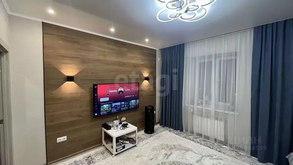 3-к кв. Омская область, Омск ул. Звездова, 127 (63.0 м) - Фото 1