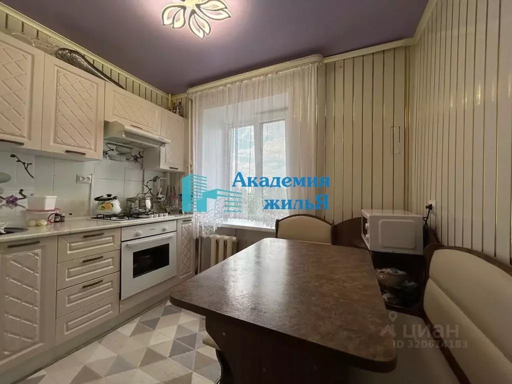 2-к кв. Саратовская область, Балаково Пролетарская ул., 2 (72.0 м) - Фото 1