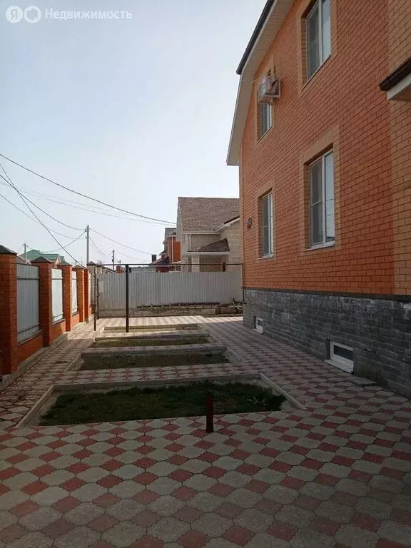 Дом в Волгодонск, Братская улица (380 м) - Фото 1