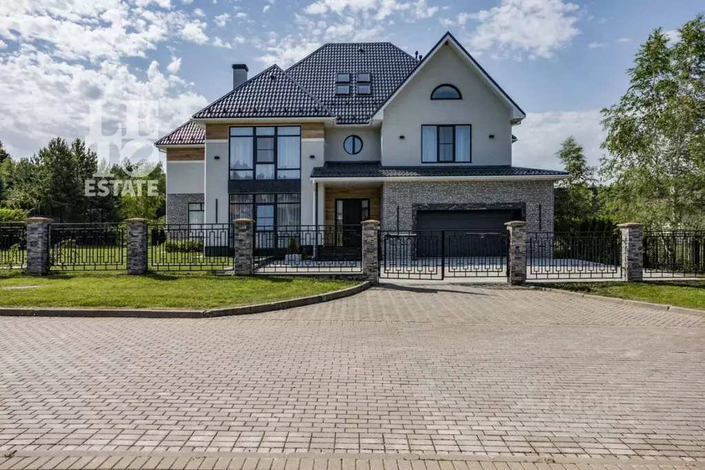 Дом в Москва д. Каменка, Графский Лес кп,  (600 м) - Фото 1