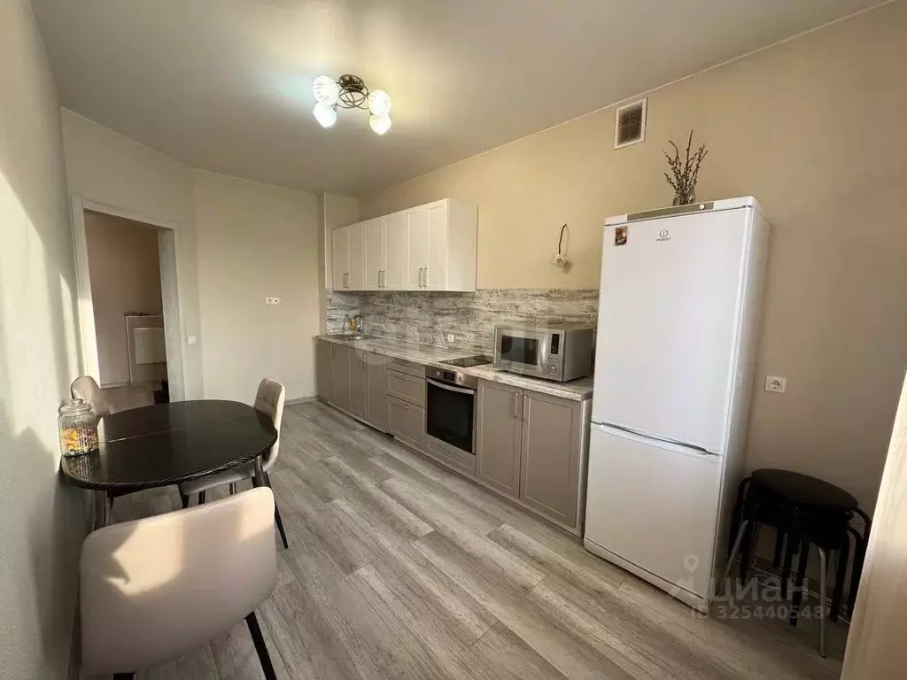 2-к кв. Тюменская область, Тюмень ул. Дружбы, 73 (71.0 м) - Фото 2