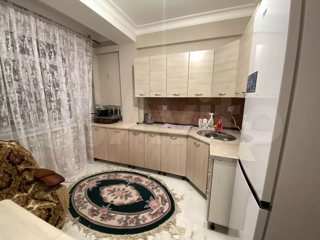 1-к. квартира, 60 м, 1/10 эт. - Фото 1