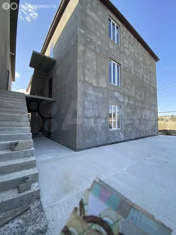 3-комнатная квартира: Махачкала, Небесная улица, 48 (99 м) - Фото 0