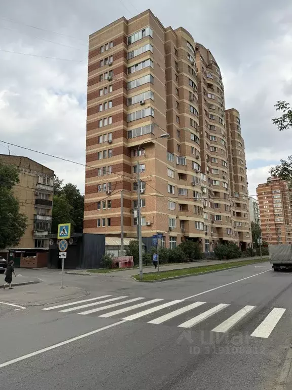 Гараж в Москва Карамышевская наб., 12к1 (18 м) - Фото 0