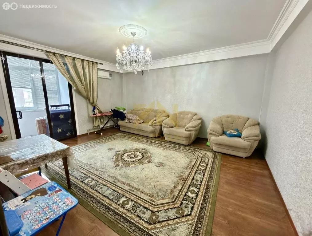 2-комнатная квартира: Махачкала, улица Ирчи Казака, 35 (82 м) - Фото 2