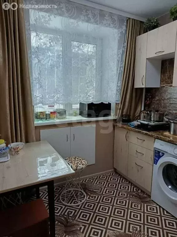 3-комнатная квартира: Чита, улица Курнатовского, 72 (50.2 м) - Фото 1