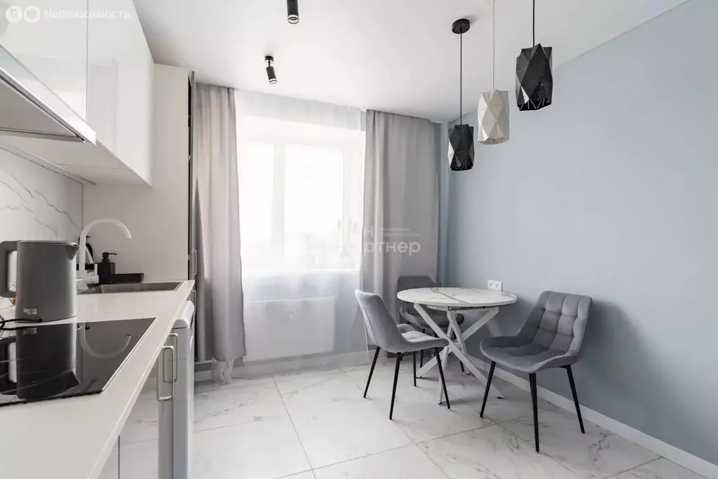 2-комнатная квартира: Гатчина, улица Красных Военлётов, 7А (72.3 м) - Фото 0