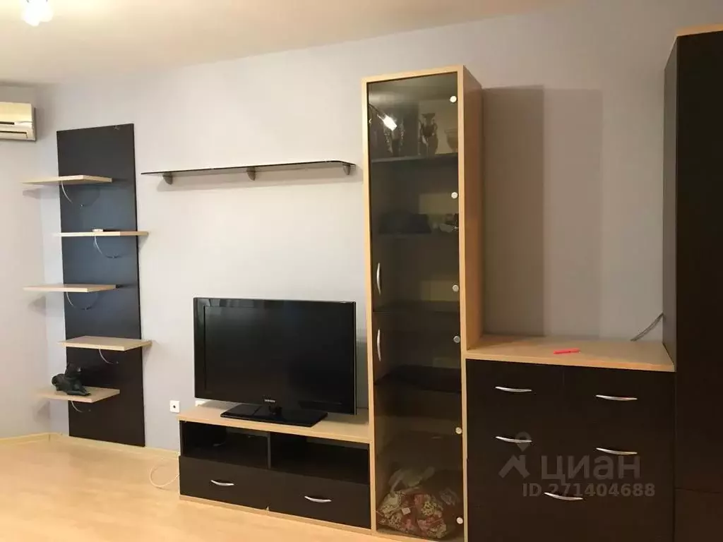 1-к кв. Волгоградская область, Волгоград ул. Тулака, 1А (50.0 м) - Фото 1