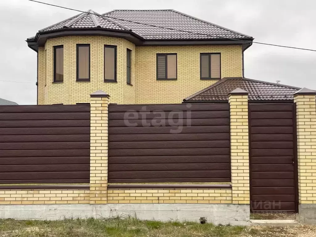 Дом в Татарстан, с. Высокая Гора ул. Тагира Биккинеева, 23 (252 м) - Фото 1