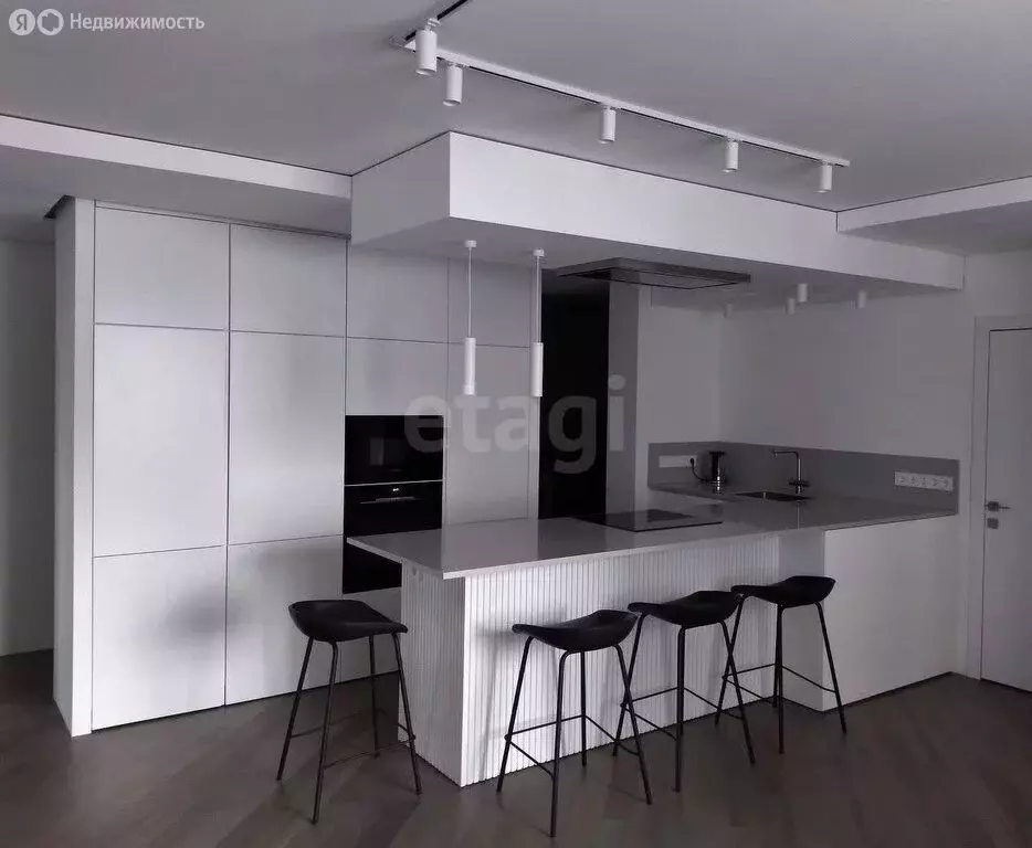 4-комнатная квартира: Воронеж, улица Перевёрткина, 1/7 (100 м) - Фото 0