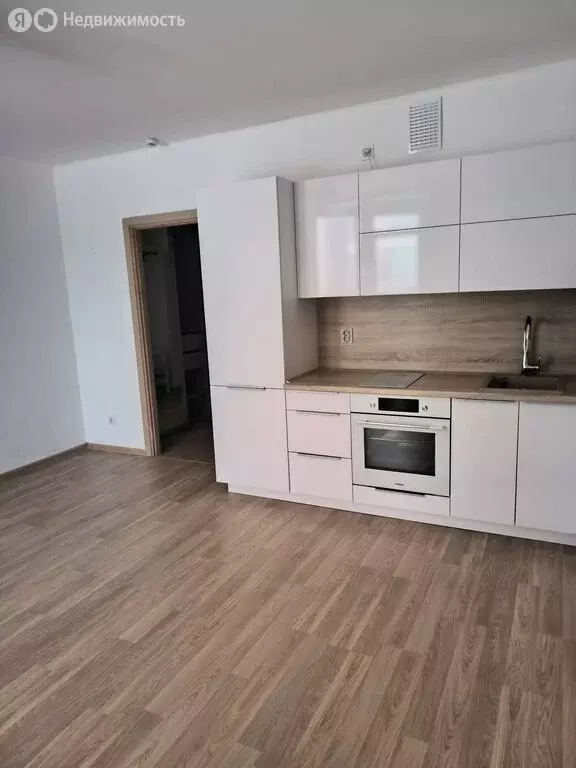 Квартира-студия: Екатеринбург, Водоёмная улица, 72 (28.4 м) - Фото 2