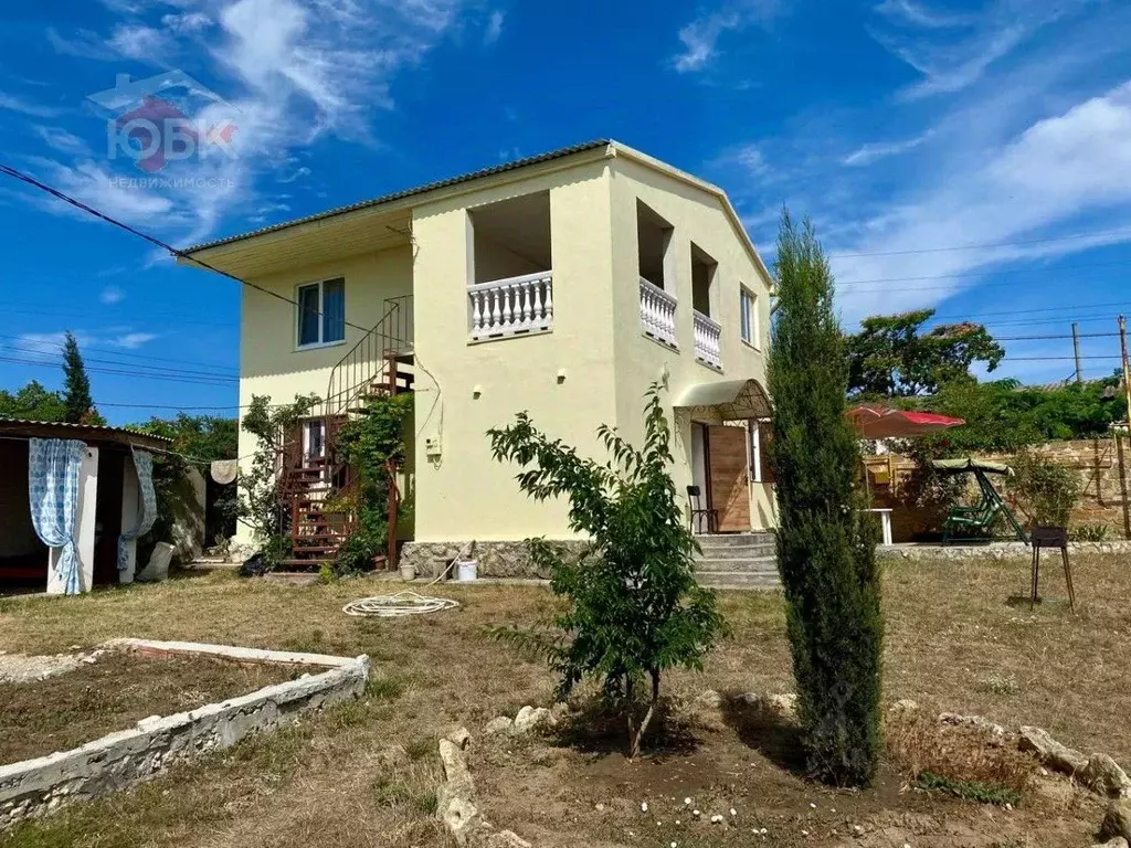 Дом в Крым, Черноморское пгт ул. Жердева (106 м) - Фото 1