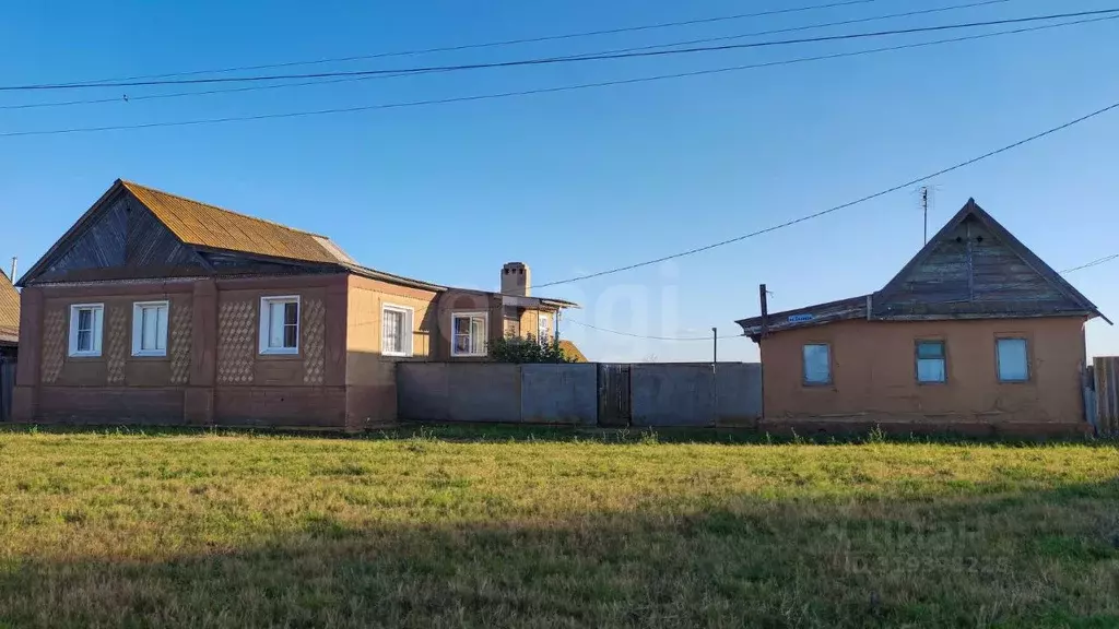 Дом в Астраханская область, Лиманский район, с. Бирючья Коса Садовая ... - Фото 1