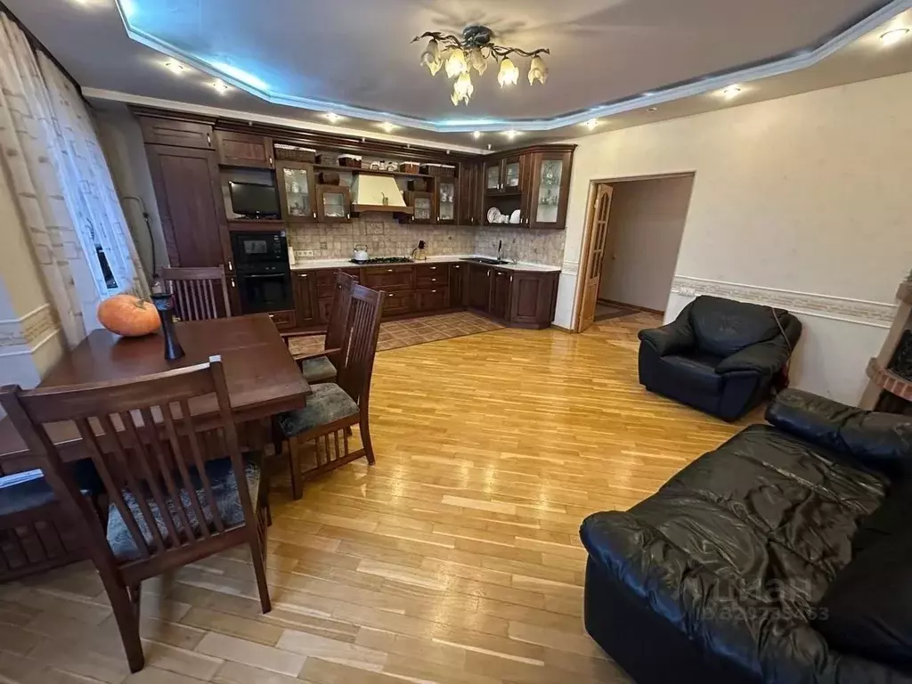6-к кв. Московская область, Химки Пролетарская ул., 17 (209.6 м) - Фото 0