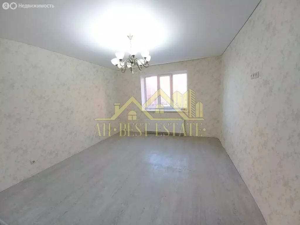 2-комнатная квартира: Владикавказ, улица Билара Кабалоева, 18 (75 м) - Фото 1