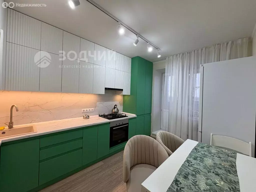 2-комнатная квартира: Чебоксары, улица Академика РАН Х.М. Миначева, 25 ... - Фото 1