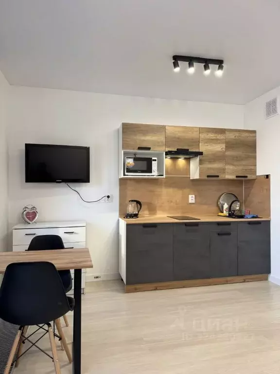 Студия Свердловская область, Екатеринбург ул. Академика Ландау, 41 ... - Фото 1