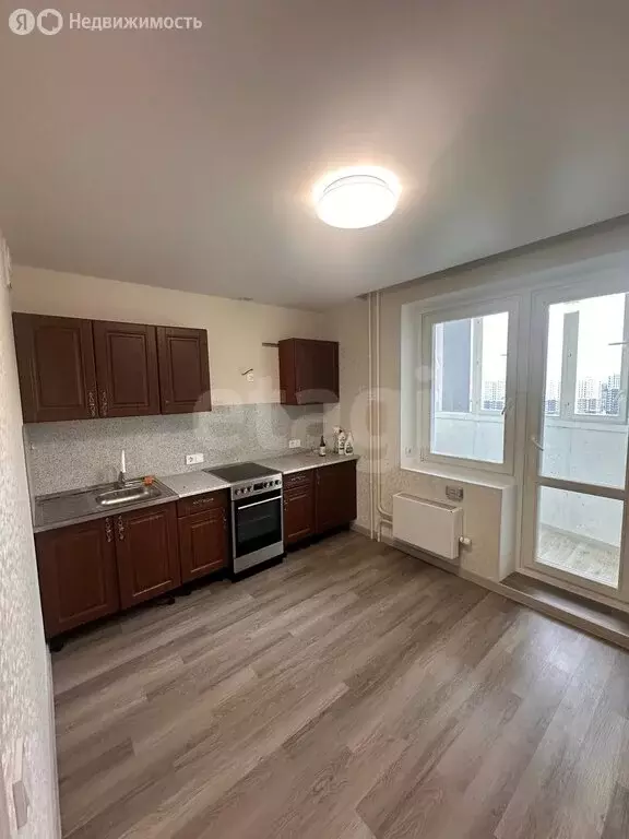 1-комнатная квартира: Тюмень, улица Валентины Трофимовой, 5 (41 м) - Фото 2