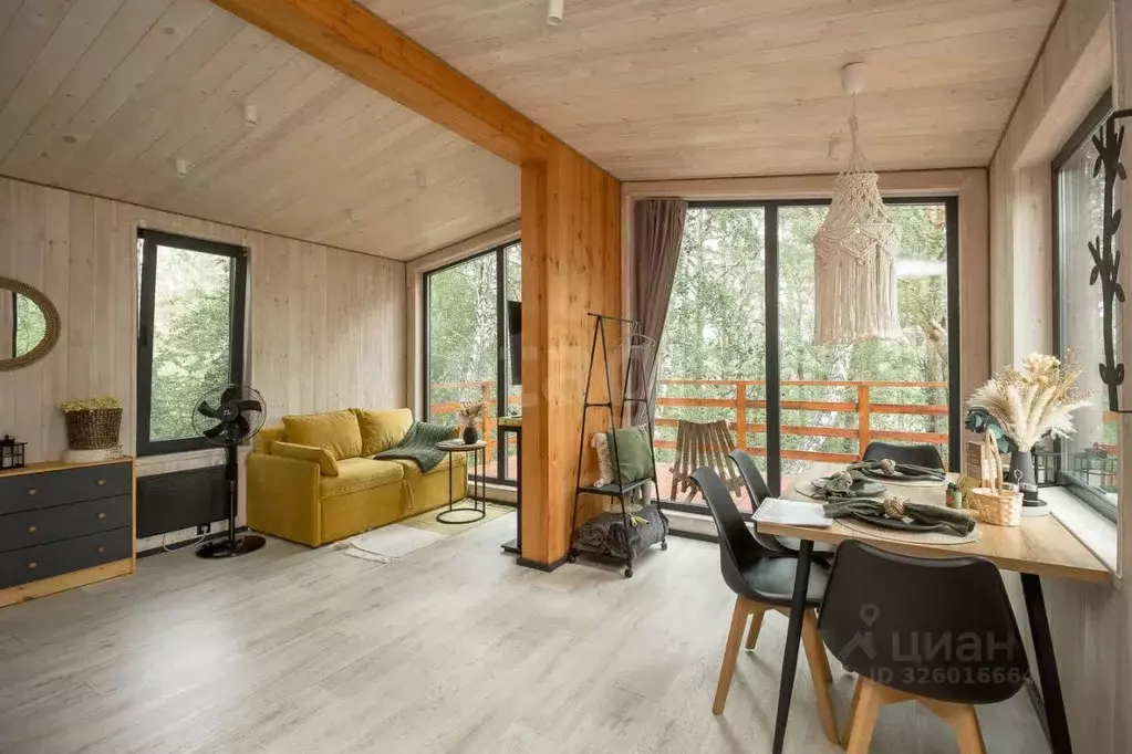 Дом в Свердловская область, Слободо-Туринский район, Усть-Ницинское ... - Фото 1