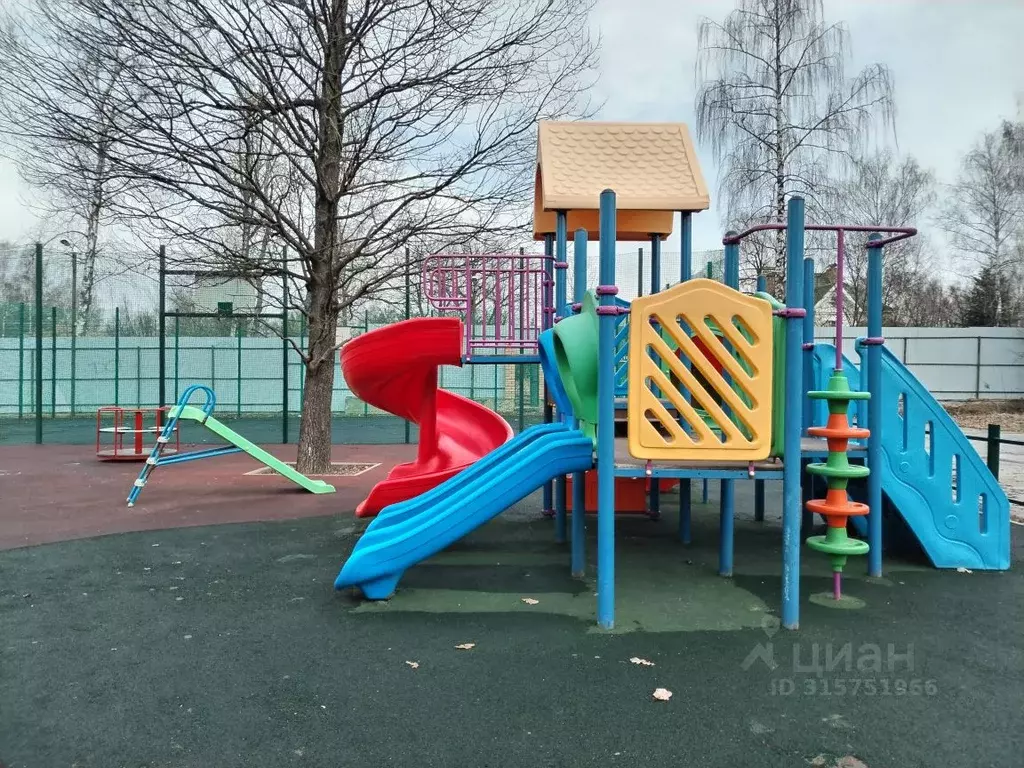 Коттедж в Москва д. Ватутинки, Искра-3 СНТ, 403с1 (220 м) - Фото 1