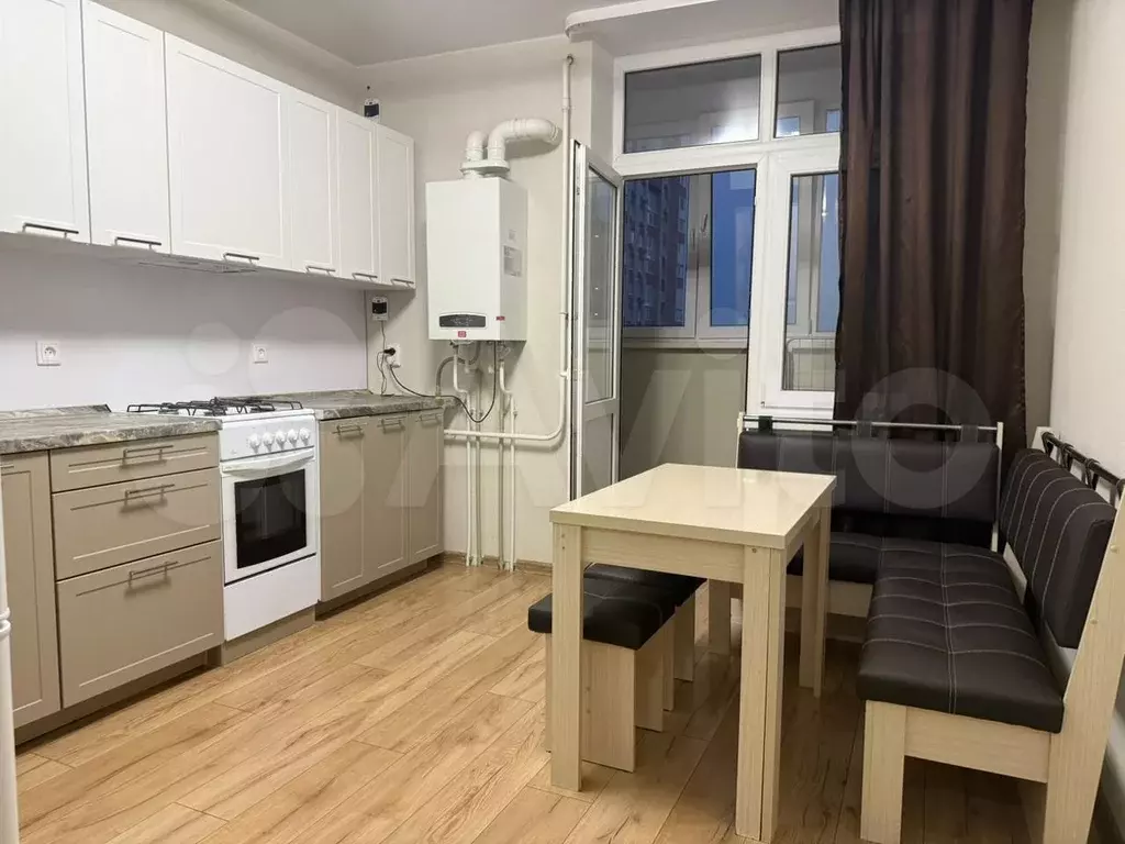 1-к. квартира, 40 м, 14/24 эт. - Фото 1