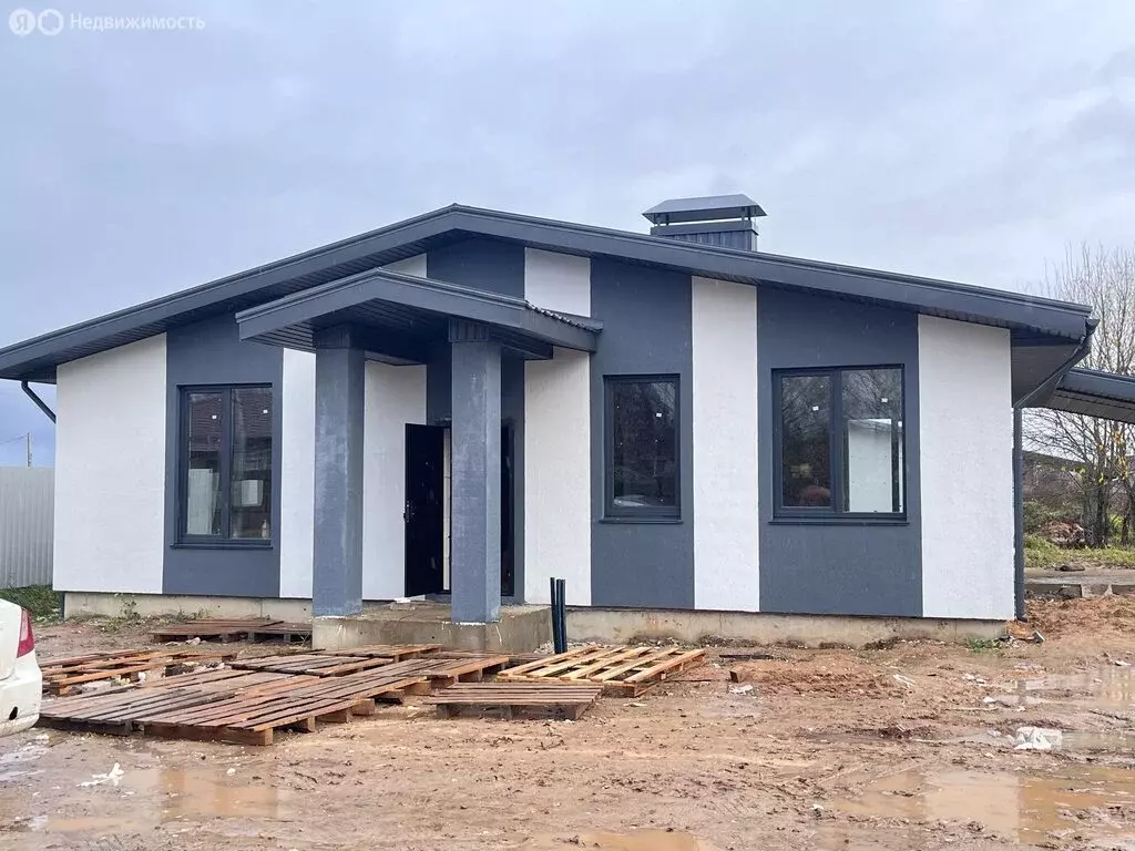 Дом в Смоленский муниципальный округ, деревня Быльники (120 м) - Фото 1