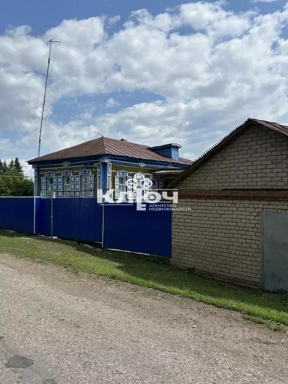 Дом в Башкортостан, Стерлитамакский район, Буриказгановский сельсовет, ... - Фото 1