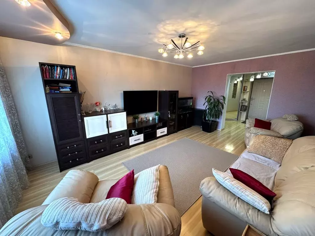 3-к кв. Саратовская область, Энгельс ул. Тельмана, 144 (82.2 м) - Фото 1