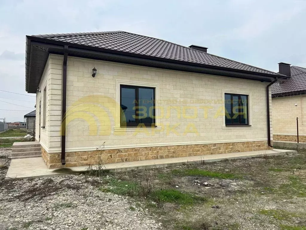 Дом в Краснодарский край, Крымск ул. Маршала Жукова (110 м) - Фото 1